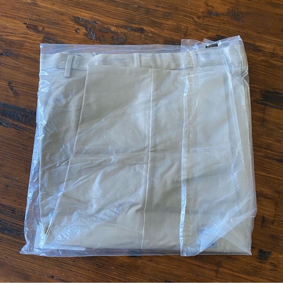NWT Men’s Dockers Comfort Khaki 38 x 30 Relaxed Fit Stretch Pants Flat Front - Picture 8 of 9